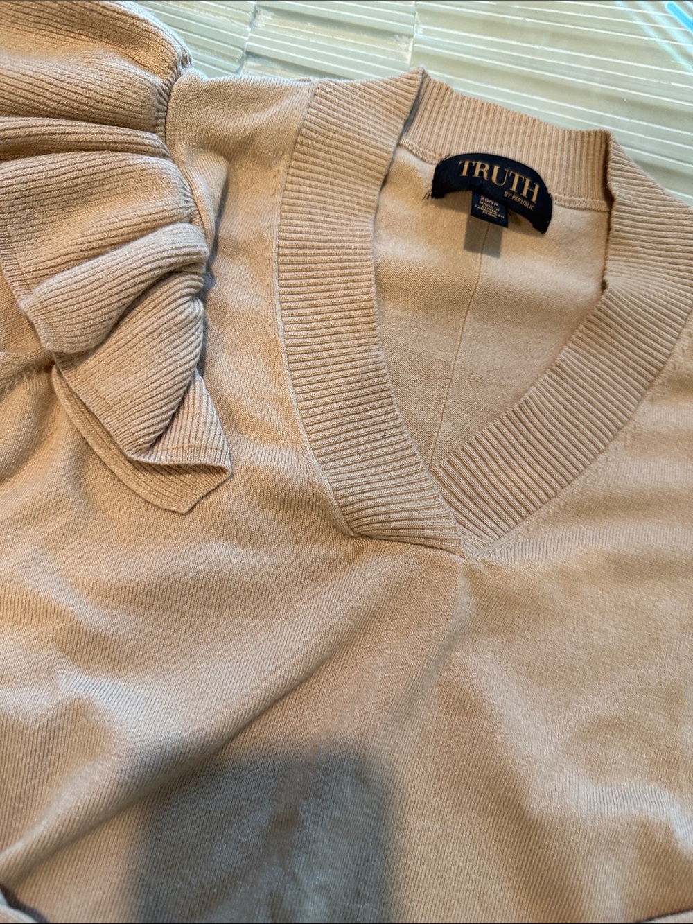 Truth Blush Ruffle-Sleeve V-Neck Sweater - Picture 4 of 6